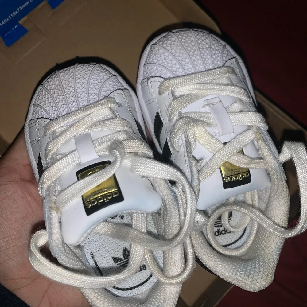 Adidas - Picture 3 of 6